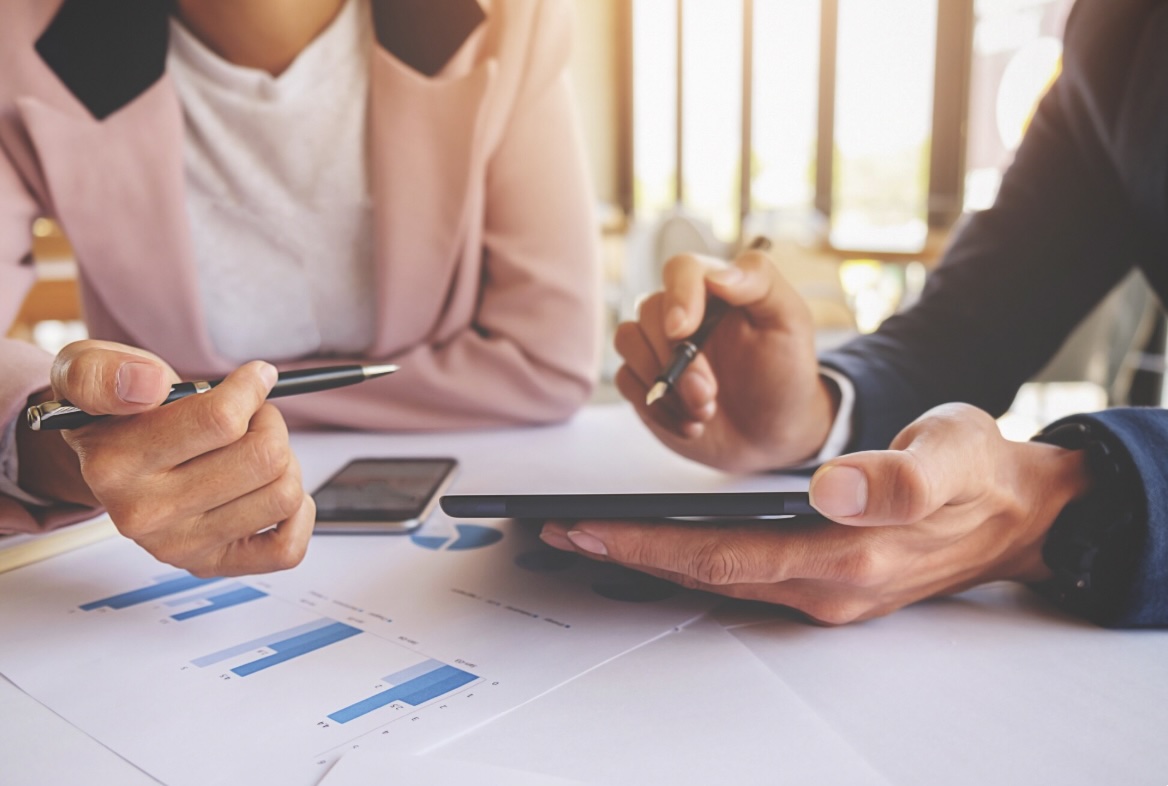 Separate business personal finances Canada — incorporated business bank account shareholder